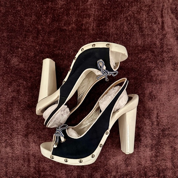 D&G Navy White Platform Slingback Heels SZ 37 (US 6.5-7) Peep Toe Stud Detail - Picture 8 of 8